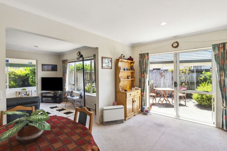 Photo of property in 4 Monterosso Place, Paraparaumu Beach, Paraparaumu, 5032