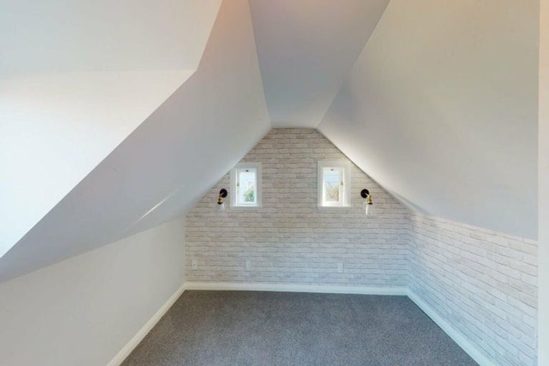 Photo of property in 15 Selwyn Terrace, Thorndon, Wellington, 6011