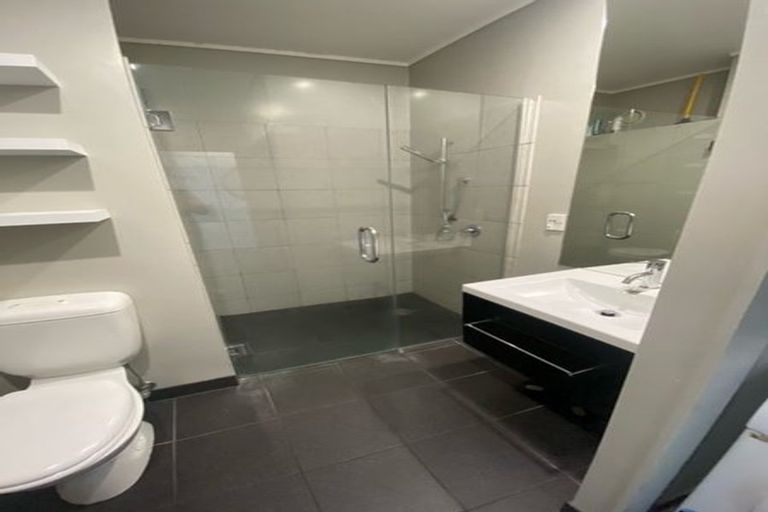 Photo of property in 17 Kent Terrace - Kent Apartments, 7d/16 Kent Terrace, Mount Victoria, Wellington, 6011