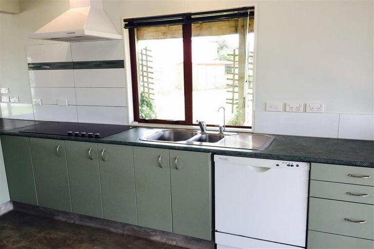 Photo of property in 151 Field Way, Waikanae Beach, Waikanae, 5036