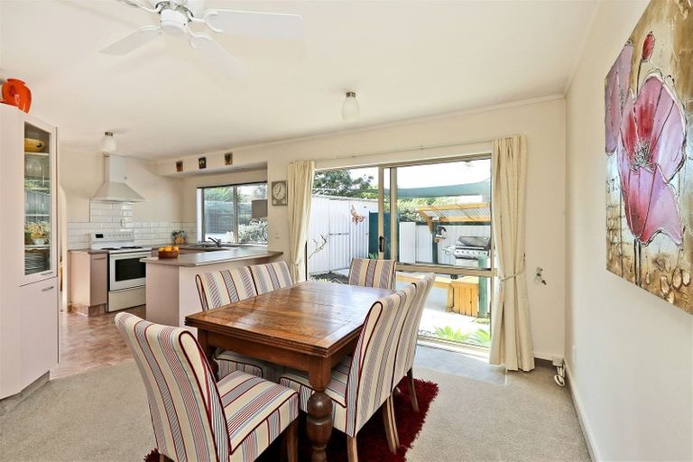 Photo of property in 26 Glamorgan Avenue, Tamatea, Napier, 4112