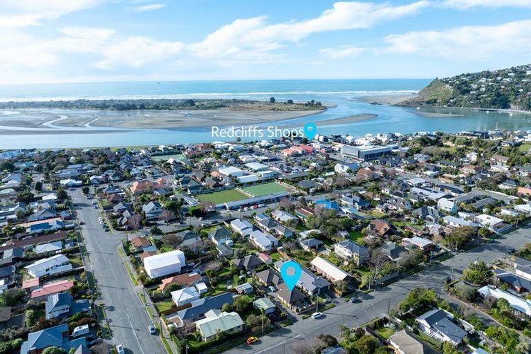 Photo of property in 21 Taupata Street, Redcliffs, Christchurch, 8081