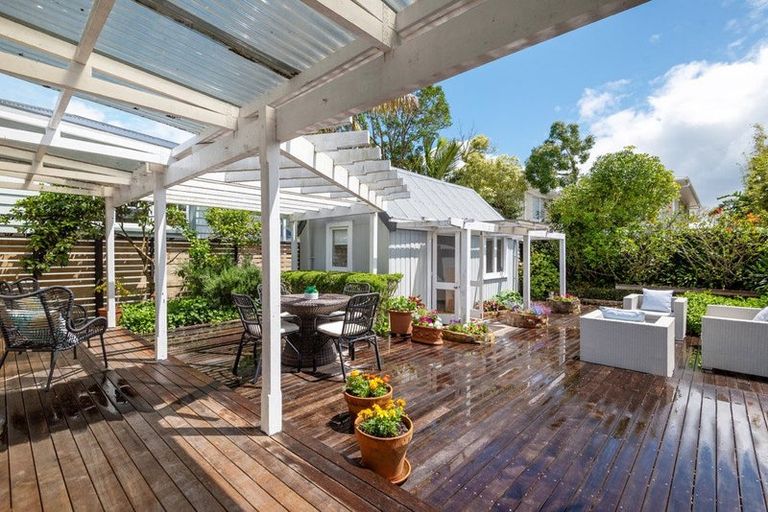 Photo of property in 13 Anne Street, Devonport, Auckland, 0624