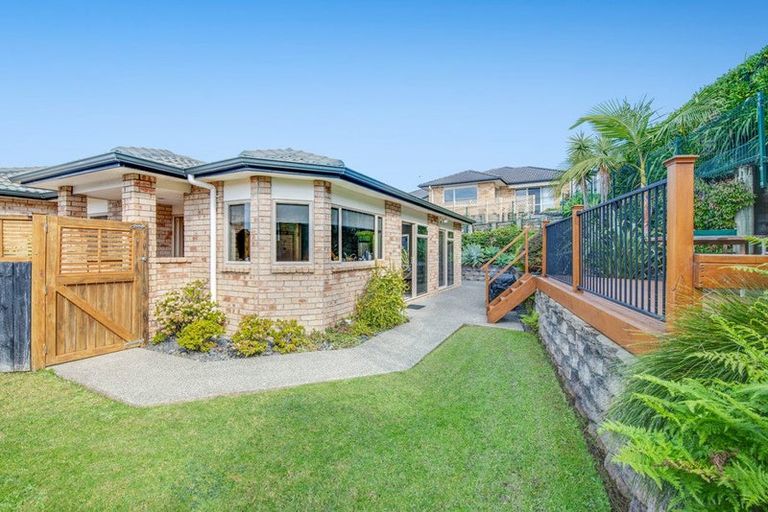 Photo of property in 48 Chesterfield Way, Orewa, 0931