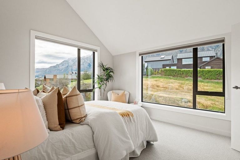 Photo of property in 13 Soudley Court, Jacks Point, Queenstown, 9371