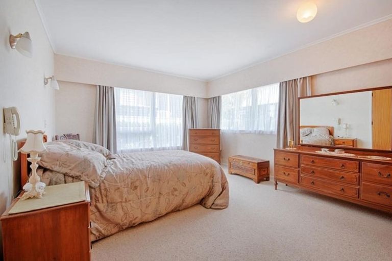 Photo of property in 3/2 Pierce Road, Milford, Auckland, 0620