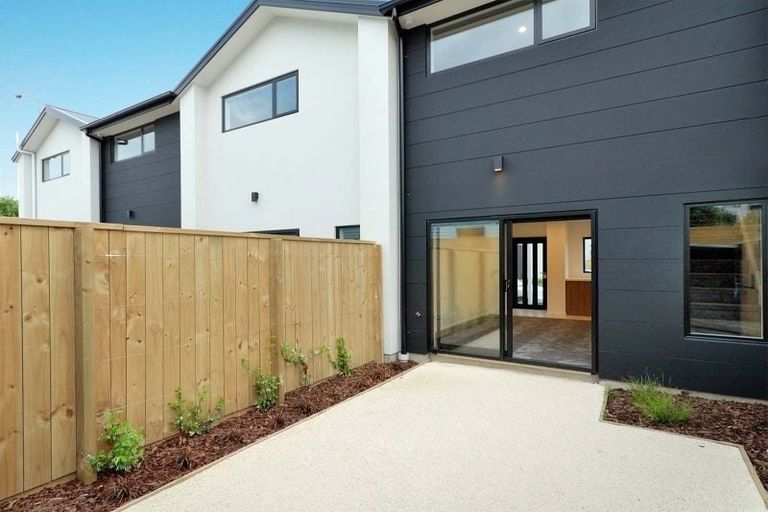 Photo of property in 3/273 Barbadoes Street, Christchurch Central, Christchurch, 8011