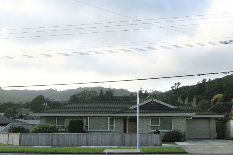 Photo of property in 2/237 Stokes Valley Road, Stokes Valley, Lower Hutt, 5019