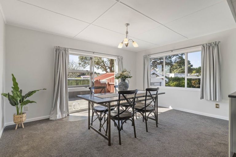 Photo of property in 94 Omata Road, Marfell, New Plymouth, 4310