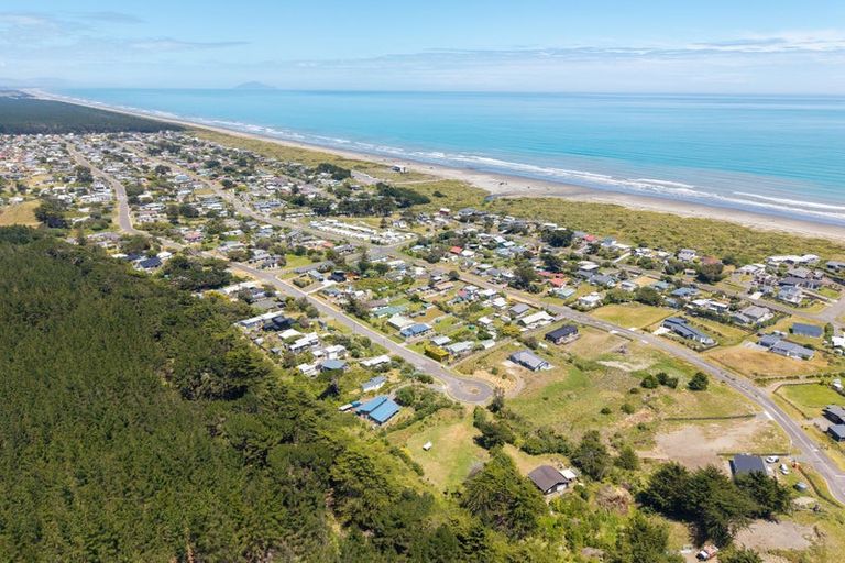 Photo of property in 184-190 Kahukura Avenue, Waitarere Beach, Levin, 5510