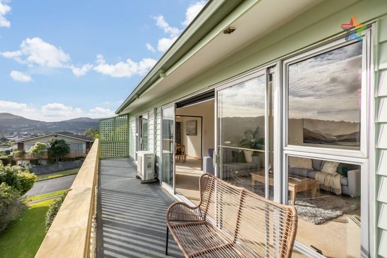 Photo of property in 10 Summit Road, Fairfield, Lower Hutt, 5011