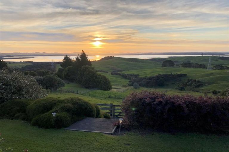 Photo of property in 197 Oyster Point Road, Kaukapakapa, Warkworth, 0984