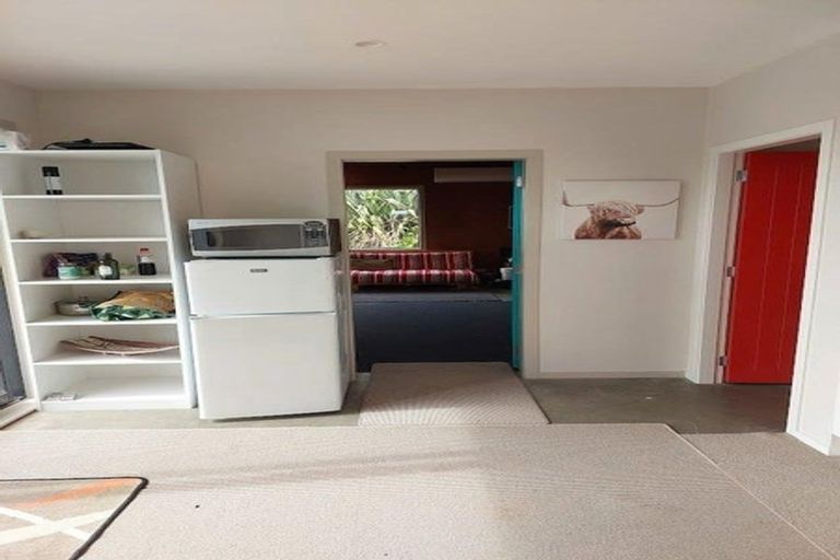 Photo of property in 136 Harakeke Road, Te Horo, Otaki, 5581