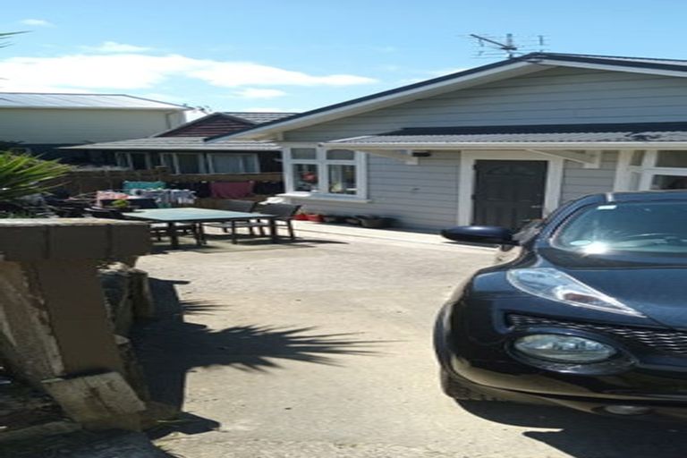 Photo of property in 81 Moorefield Road, Johnsonville, Wellington, 6037