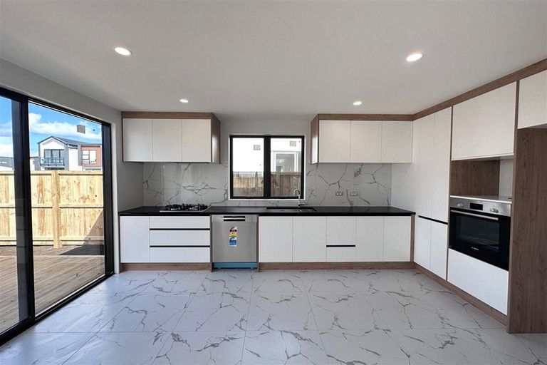 Photo of property in 40 John Gray Street, Papakura, 2110