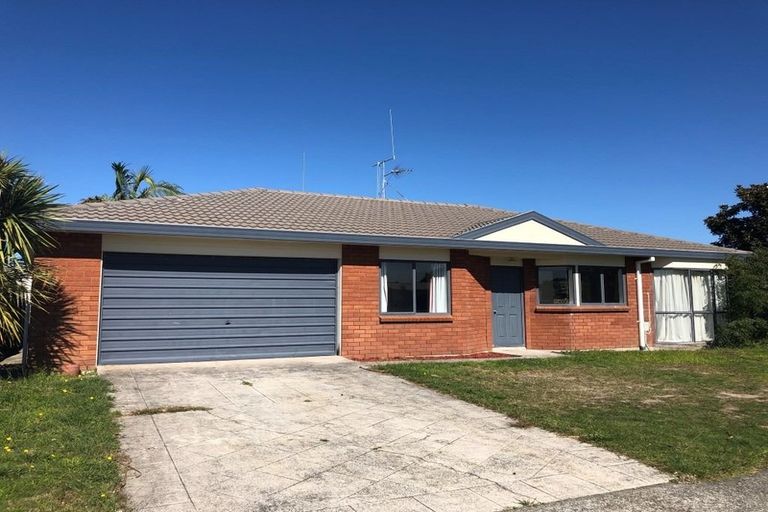 Photo of property in 2 Blake Boulevard, Papamoa Beach, Papamoa, 3118