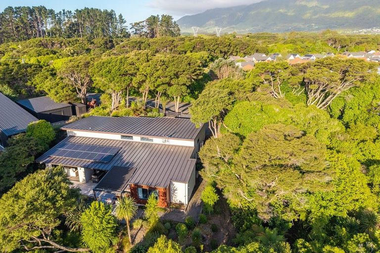 Photo of property in 154 Ngarara Road, Waikanae, 5391