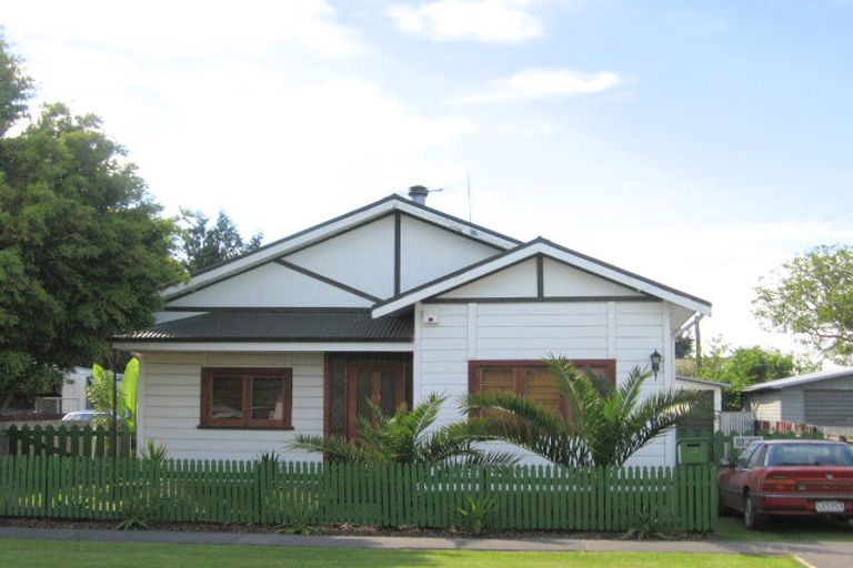 Photo of property in 12 Queens Road, Elgin, Gisborne, 4010