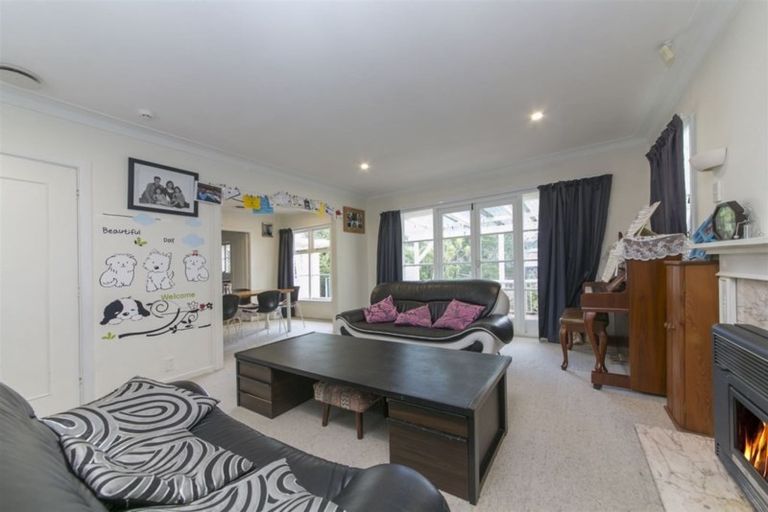 Photo of property in 48 Fairmount Road, Titirangi, Auckland, 0604