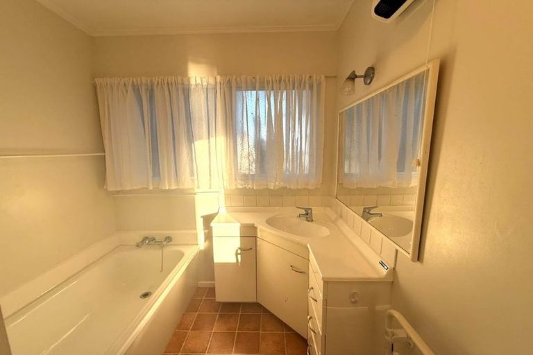 Photo of property in 6 Ayr Place, Papakowhai, Porirua, 5024