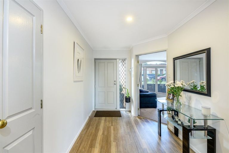 Photo of property in 6 San Bernadino Drive, Henderson, Auckland, 0612