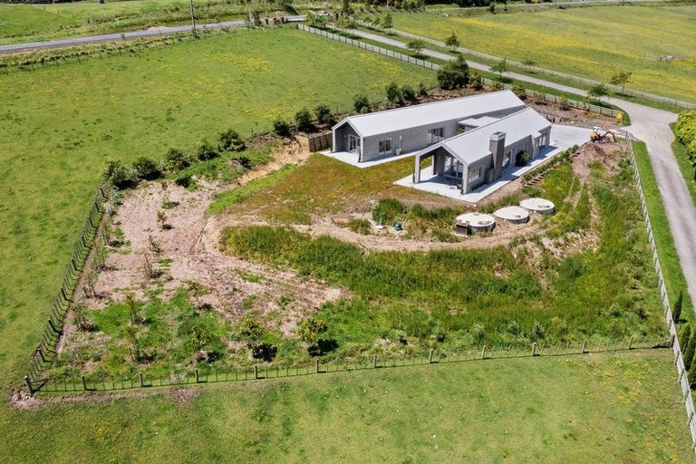 Photo of property in 4 Myra Evelyn Grove, Dairy Flat, Albany, 0792