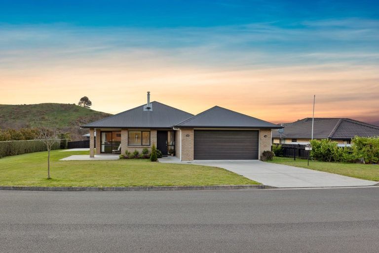 Photo of property in 4 Bryan Gallagher Place, Welcome Bay, Tauranga, 3175