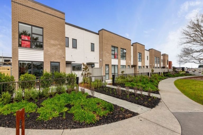 Photo of property in 4 Pepene Avenue, Takanini, 2112