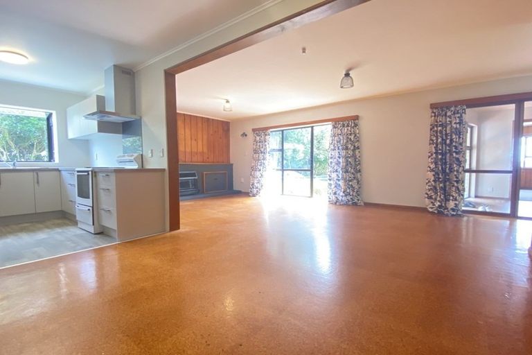 Photo of property in 56 Kahu Road, Paremata, Porirua, 5024