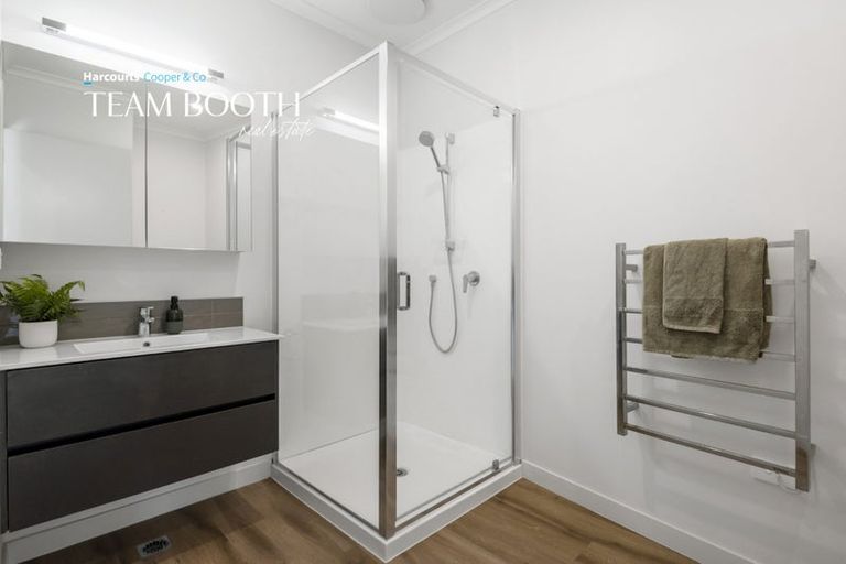 Photo of property in 8/1 Genevieve Lane, Hobsonville, Auckland, 0616