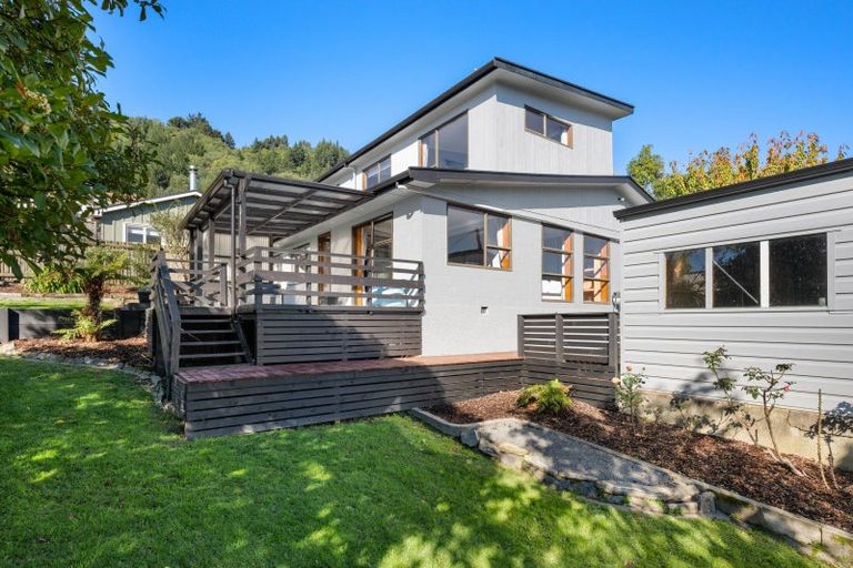 Photo of property in 14 Leicester Street, Picton, 7220