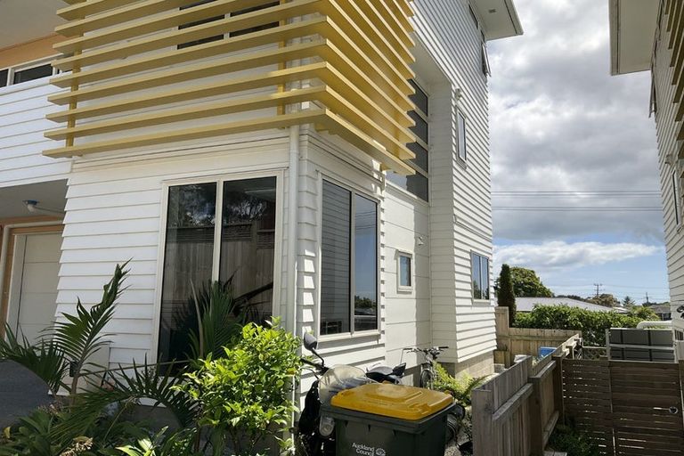 Photo of property in 4/3 Coronation Road, Hillcrest, Auckland, 0627