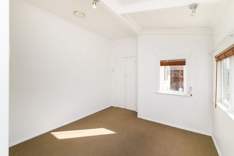 Photo of property in 53 Manson Street, Terrace End, Palmerston North, 4410