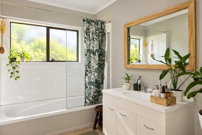 Photo of property in 5 Vella Street, Titahi Bay, Porirua, 5022