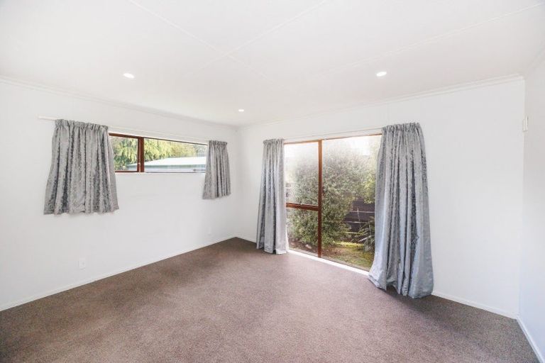 Photo of property in 25 Haast Place, Awapuni, Palmerston North, 4412