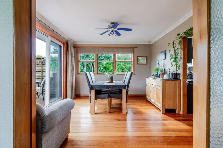 Photo of property in 27 Sheffield Street, Awapuni, Palmerston North, 4412