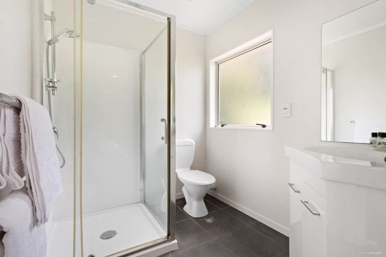 Photo of property in 2/142 Archers Road, Glenfield, Auckland, 0629