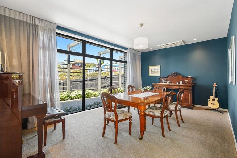 Photo of property in 54 Lake Crescent, Hamilton Lake, Hamilton, 3204