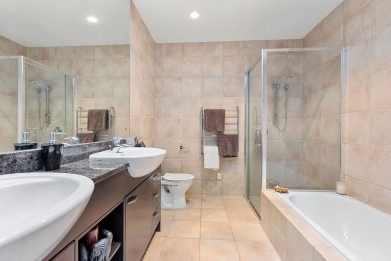 Photo of property in 35 Holdens Road, Henderson, Auckland, 0612