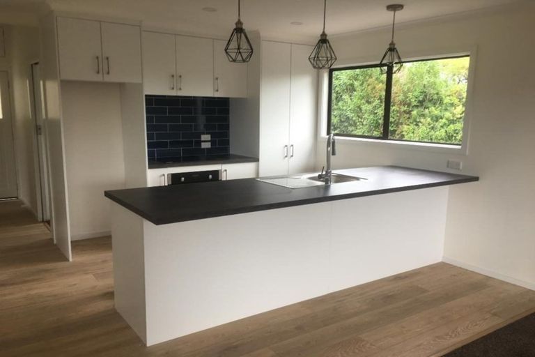 Photo of property in 21 Tennis Court Road, Raumati South, Paraparaumu, 5032