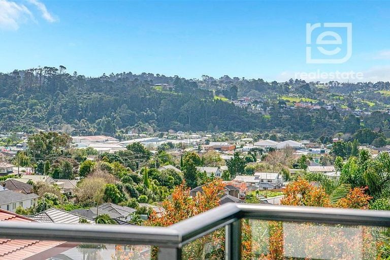 Photo of property in 2 Dhaka Lane, Ranui, Auckland, 0612