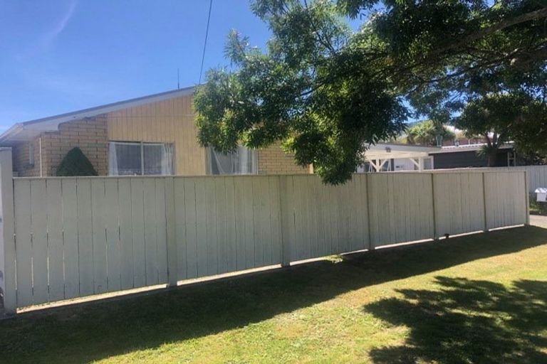 Photo of property in 6 Cruickshank Road, Clouston Park, Upper Hutt, 5018