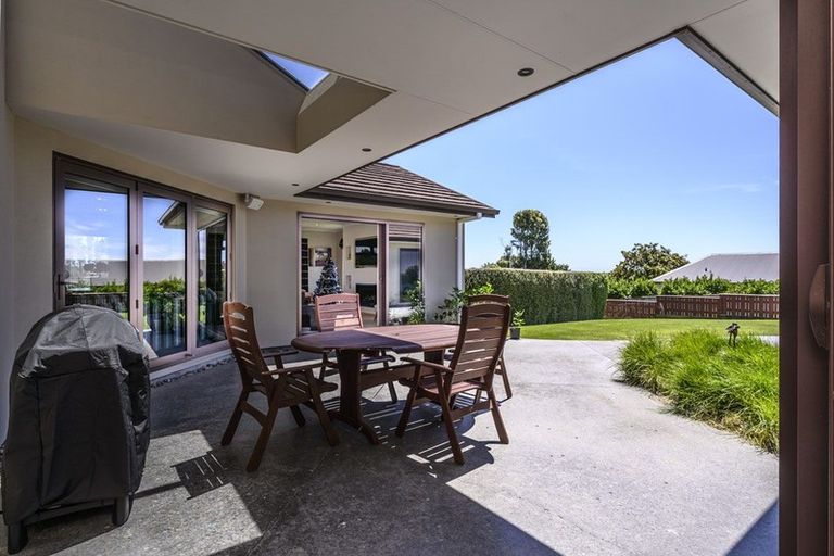 Photo of property in 5b Tupuhi Place, Highlands Park, New Plymouth, 4312