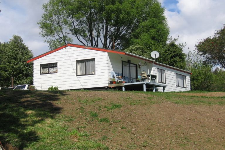 Photo of property in 33 Okere Road, Okere Falls, Rotorua, 3074