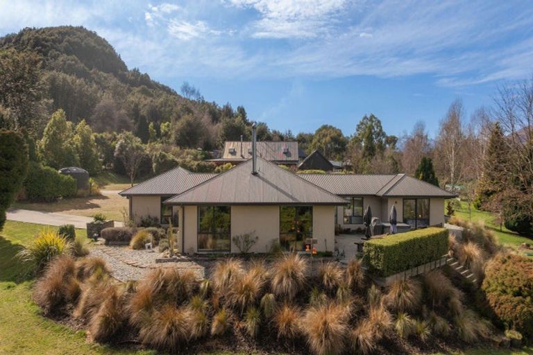 Photo of property in 10 Cove Lane, Mount Creighton, Queenstown, 9371