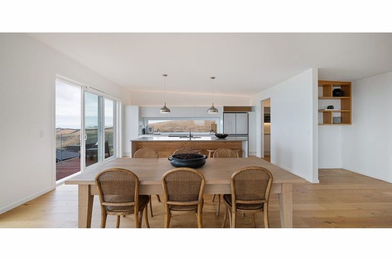 Photo of property in 3 Ridgeway Place, Richmond Hill, Christchurch, 8081