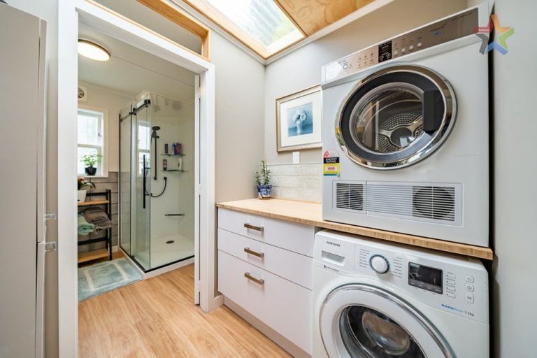 Photo of property in 6 Puriri Street, Eastbourne, Lower Hutt, 5013