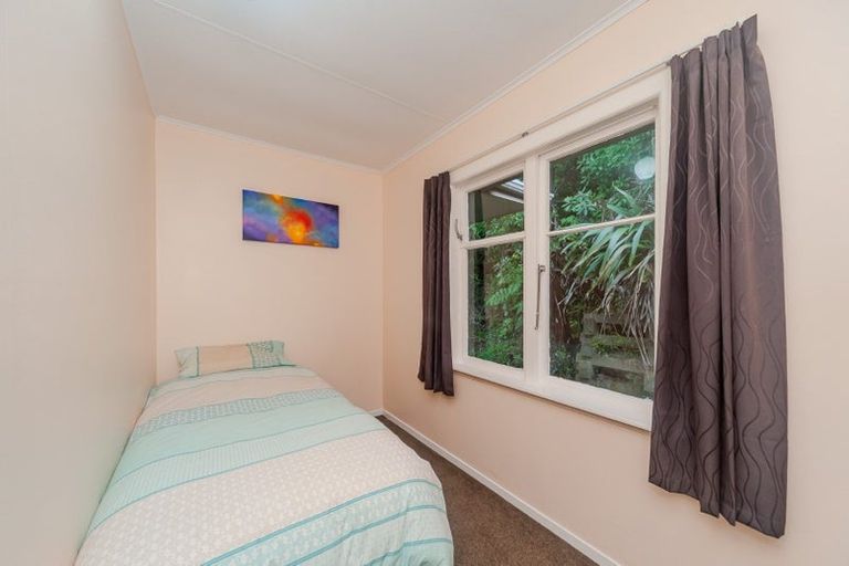 Photo of property in 64 Salford Street, Newlands, Wellington, 6037