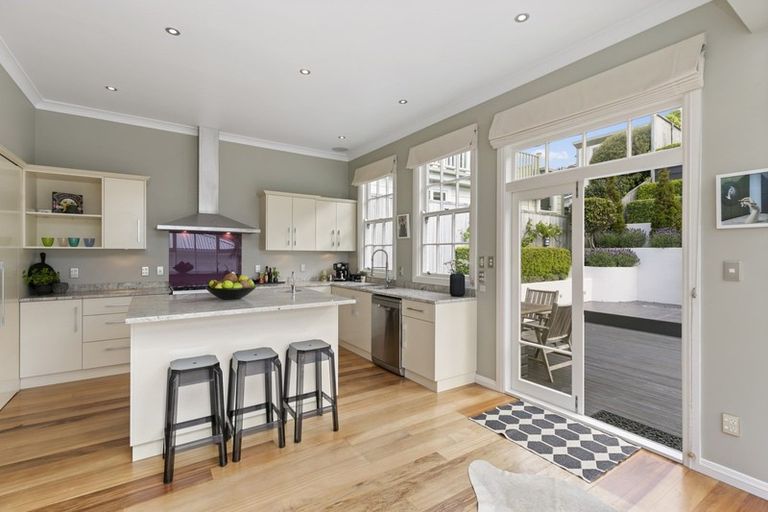 Photo of property in 26 Talavera Terrace, Kelburn, Wellington, 6012