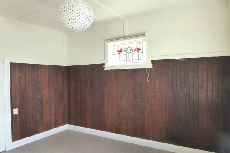 Photo of property in 168 Breaker Bay Road, Breaker Bay, Wellington, 6022